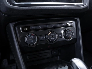 Внедорожник Volkswagen Tiguan 2017 года, 2340000 рублей, Краснодар