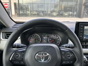 Внедорожник Toyota RAV4 2019 года, 2950000 рублей, Уфа