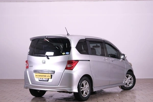 Минивэн Honda Freed 2010 года, 1099000 рублей, Омск