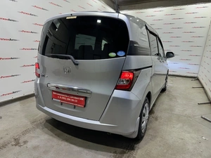 Минивэн Honda Freed 2010 года, 995000 рублей, Красноярск