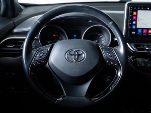 Внедорожник Toyota C-HR 2019 года, 2730000 рублей, Ставрополь