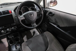 Хетчбэк Honda Fit 2002 года, 349000 рублей, Новокузнецк
