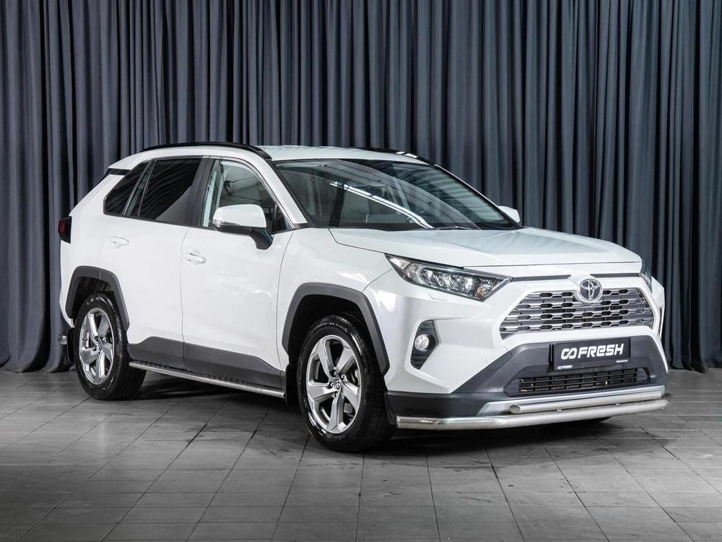 Внедорожник Toyota RAV4 2019 года, 2999000 рублей, Волгоград