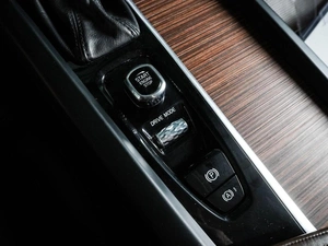 Внедорожник Volvo XC60 2018 года, 3197000 рублей, Воронеж