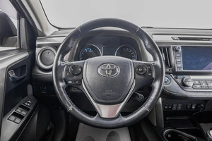 Внедорожник Toyota RAV4 2017 года, 2999000 рублей, Барнаул
