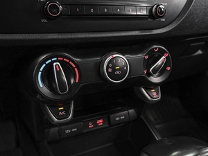 Седан Kia Rio 2018 года, 915111 рублей, Ставрополь