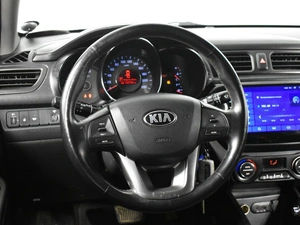 Седан Kia Rio 2014 года, 819100 рублей, Казань