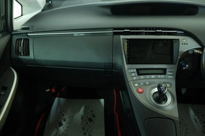 Лифтбек Toyota Prius 2013 года, 1239000 рублей, Омск
