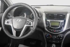 Седан Hyundai Solaris 2013 года, 839000 рублей, Кемерово