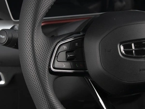 Внедорожник Geely Coolray 2024 года, 2760000 рублей, Омск