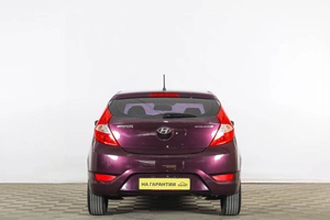 Седан Hyundai Solaris 2012 года, 819000 рублей, Тюмень
