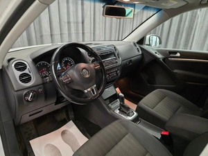 Внедорожник Volkswagen Tiguan 2011 года, 1150000 рублей, Красноярск