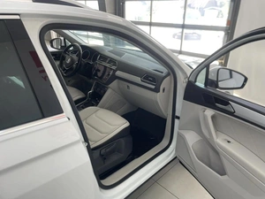 Внедорожник Volkswagen Tiguan 2018 года, 2420000 рублей, Смоленск