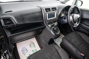 Хетчбэк Toyota Ractis 2012 года, 969000 рублей, Красноярск