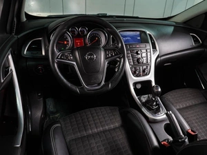 Хетчбэк Opel Astra GTC 2012 года, 779000 рублей, Воронеж