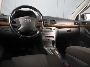 Седан Toyota Avensis 2007 года, 960000 рублей, Омск