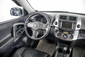 Внедорожник Toyota RAV4 2011 года, 1399000 рублей, Пермь