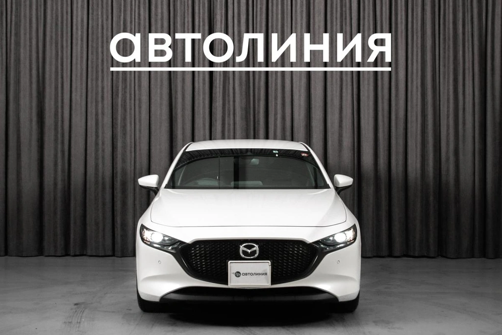 Хетчбэк Mazda 3 2019 года, 1599000 рублей, Красноярск