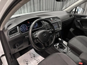 Внедорожник Volkswagen Tiguan 2016 года, 2149000 рублей, Красноярск
