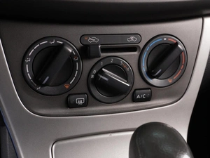 Хетчбэк Nissan Tiida 2015 года, 1069000 рублей, Красный Пахарь