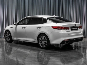 Седан Kia Optima 2018 года, 2049000 рублей, Тюмень