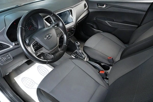 Седан Hyundai Solaris 2017 года, 1359000 рублей, Тюмень