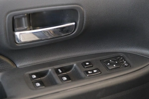 Внедорожник Mitsubishi Outlander 2017 года, 1999000 рублей, Омск