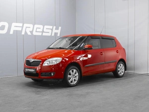 Хетчбэк Skoda Fabia 2009 года, 560000 рублей, Омск
