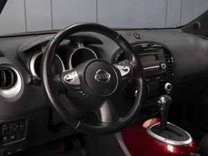 Внедорожник Nissan Juke 2012 года, 1050000 рублей, Омск