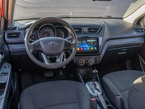 Седан Kia Rio 2013 года, 800000 рублей, Краснодар