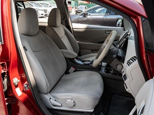 Хетчбэк Nissan Leaf 2011 года, 1000000 рублей, Краснодар