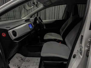Хетчбэк Toyota Vitz 2012 года, 679000 рублей, Красноярск