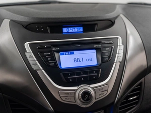 Седан Hyundai Avante 2011 года, 1050000 рублей, Красноярск