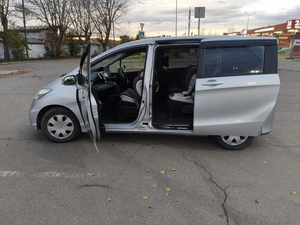 Минивэн Honda Freed 2012 года, 1100000 рублей, Красноярск