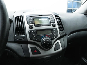 Хетчбэк Hyundai i30 2011 года, 850000 рублей, Красноярск