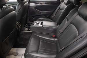 Седан Hyundai Genesis 2017 года, 1749000 рублей, Барнаул