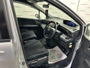 Минивэн Honda Freed 2010 года, 995000 рублей, Красноярск