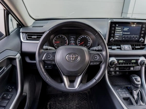 Внедорожник Toyota RAV4 2020 года, 3549000 рублей, Саратов