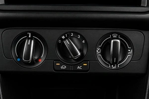 Хетчбэк Volkswagen Polo 2012 года, 899000 рублей, Челябинск