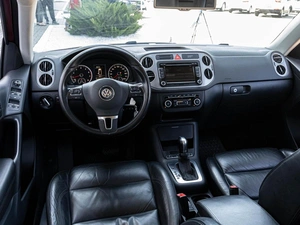 Внедорожник Volkswagen Tiguan 2011 года, 1338000 рублей, Краснодар