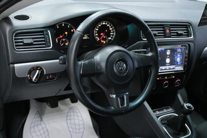 Седан Volkswagen Jetta 2011 года, 798000 рублей, Солонцы