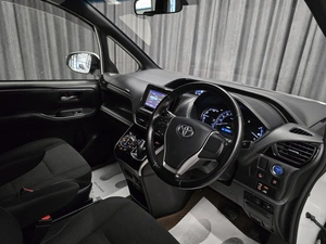 Минивэн Toyota Esquire 2015 года, 1849000 рублей, Красноярск