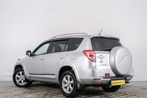 Внедорожник Toyota RAV4 2009 года, 1499000 рублей, Красноярск