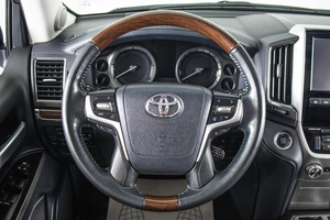 Внедорожник Toyota Land Cruiser 2017 года, 7300000 рублей, Пермь