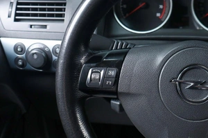 Хетчбэк Opel Astra GTC 2008 года, 549000 рублей, Челябинск