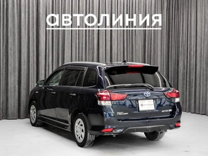 Универсал Toyota Corolla Fielder 2018 года, 1190000 рублей, Красноярск