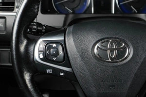 Седан Toyota Camry 2017 года, 2099000 рублей, Тюмень