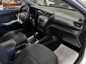 Седан Kia Rio 2016 года, 1100000 рублей, Красноярск