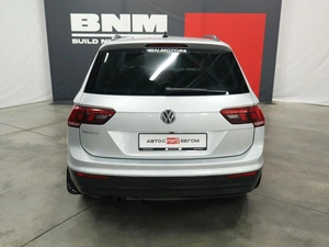 Внедорожник Volkswagen Tiguan 2019 года, 2400000 рублей, Курск