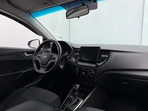 Седан Hyundai Solaris 2021 года, 1545000 рублей, Красноярск